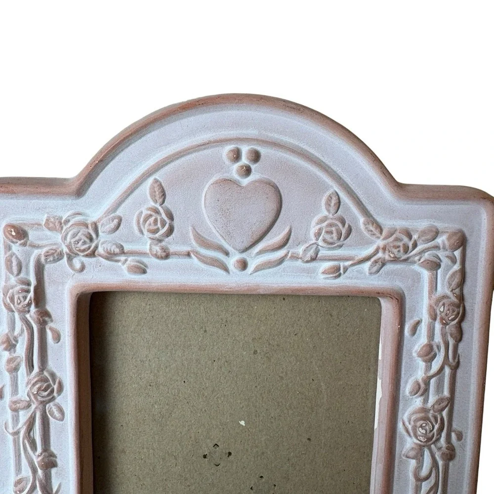 Vtg 1990s Whitewashed Terracotta Heart Rose Picture Frame 4.25